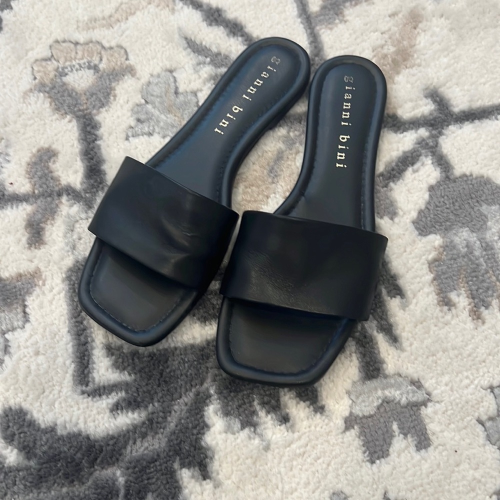 Gianni Bini slides 7.5m NWOT